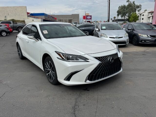 2024 Lexus ES 300h Sedan