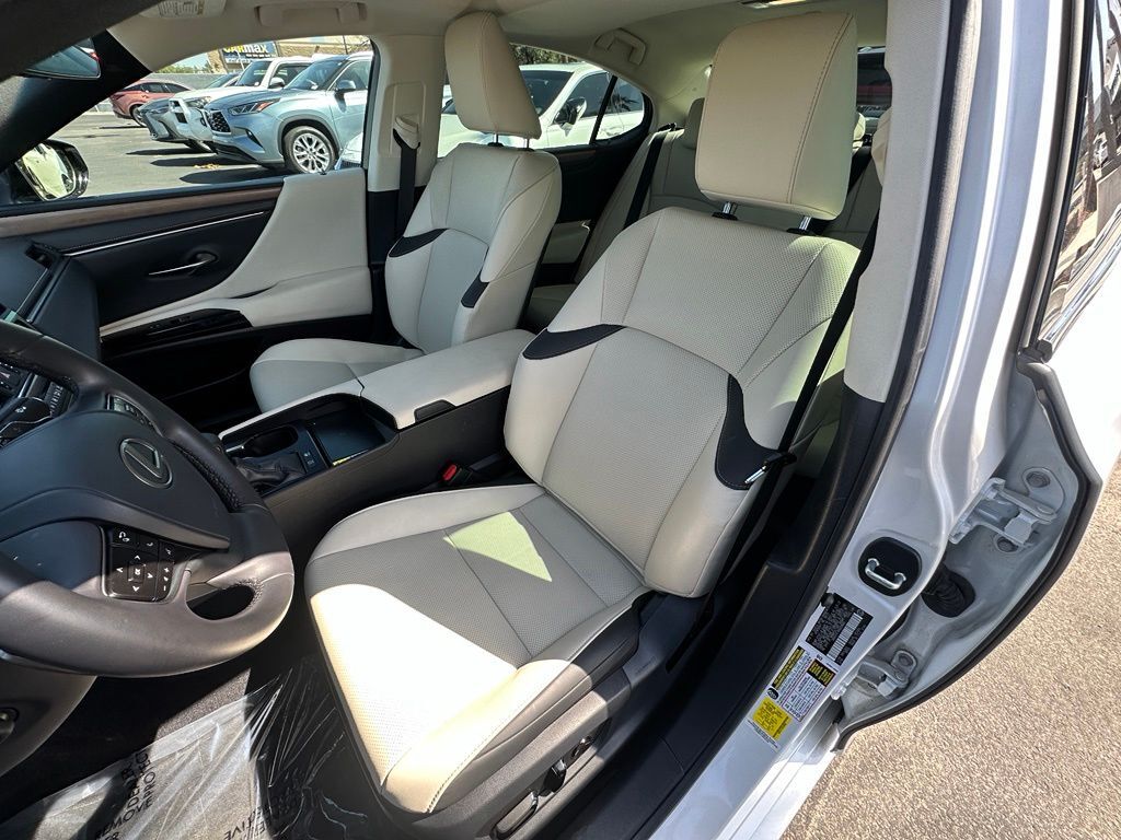 2024 Lexus ES 300h