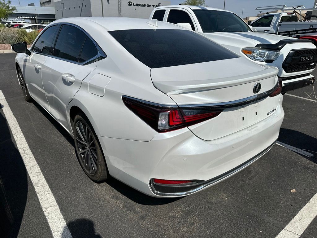 2024 Lexus ES 300h
