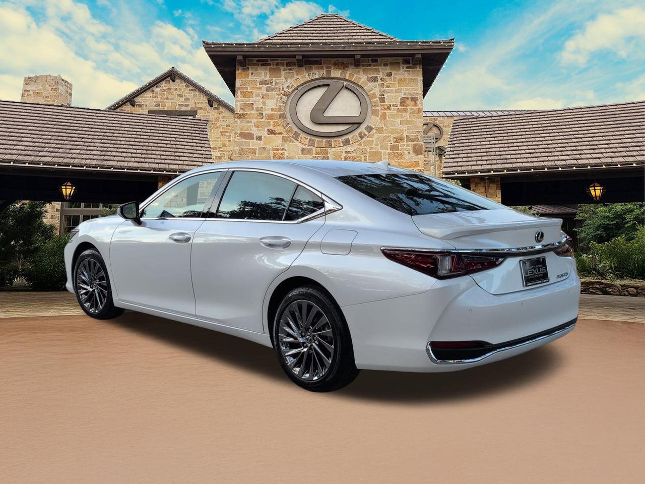 2024 Lexus ES 300h Ultra Luxury