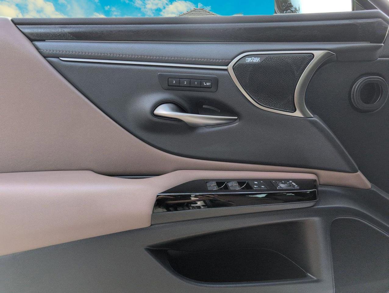 2024 Lexus ES 300h Ultra Luxury San Antonio TX