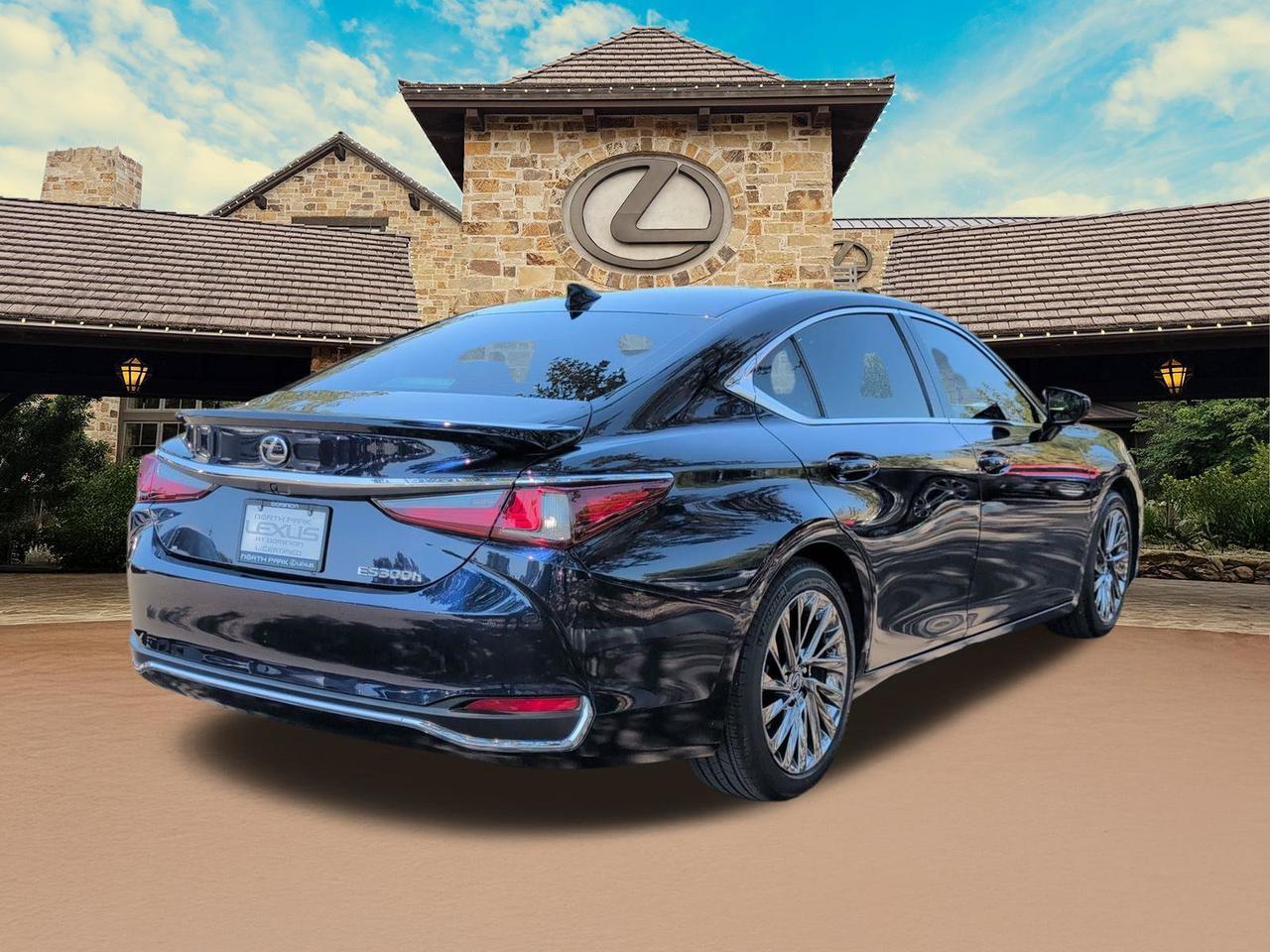 2024 Lexus ES 300h Ultra Luxury