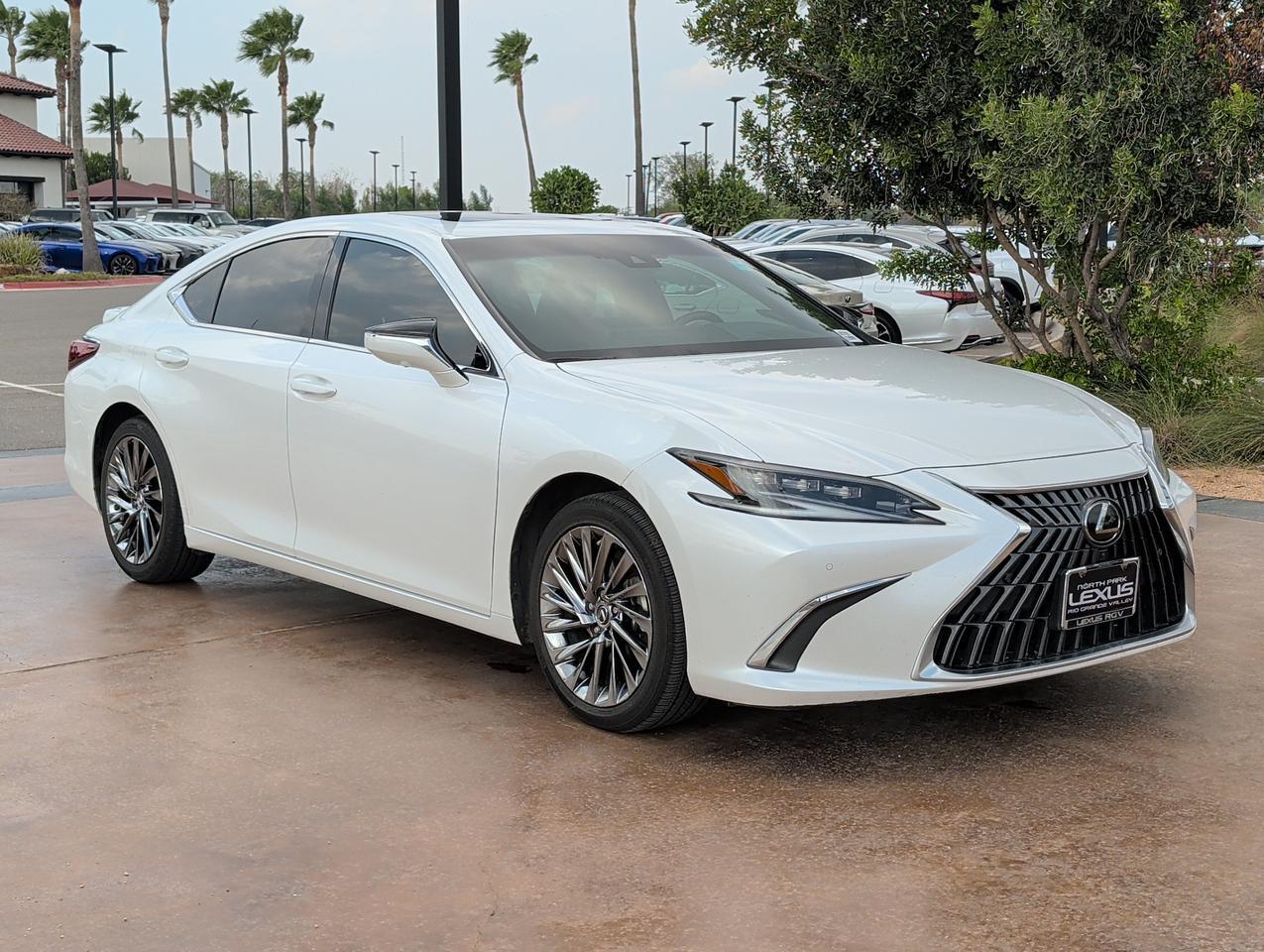 2024 Lexus ES 300h Ultra Luxury