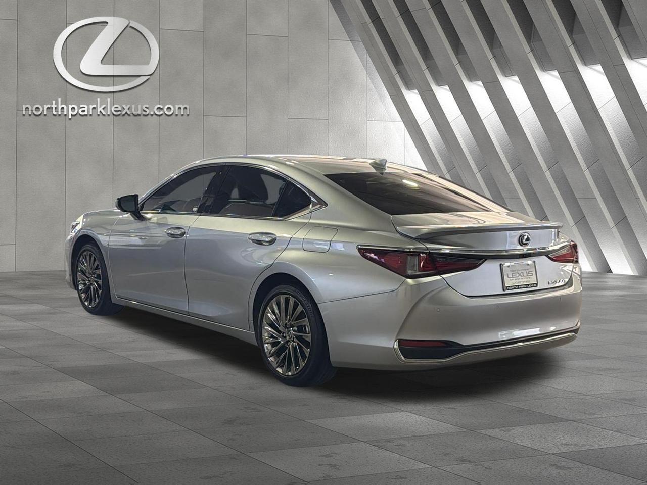 2024 Lexus ES 300h Ultra Luxury