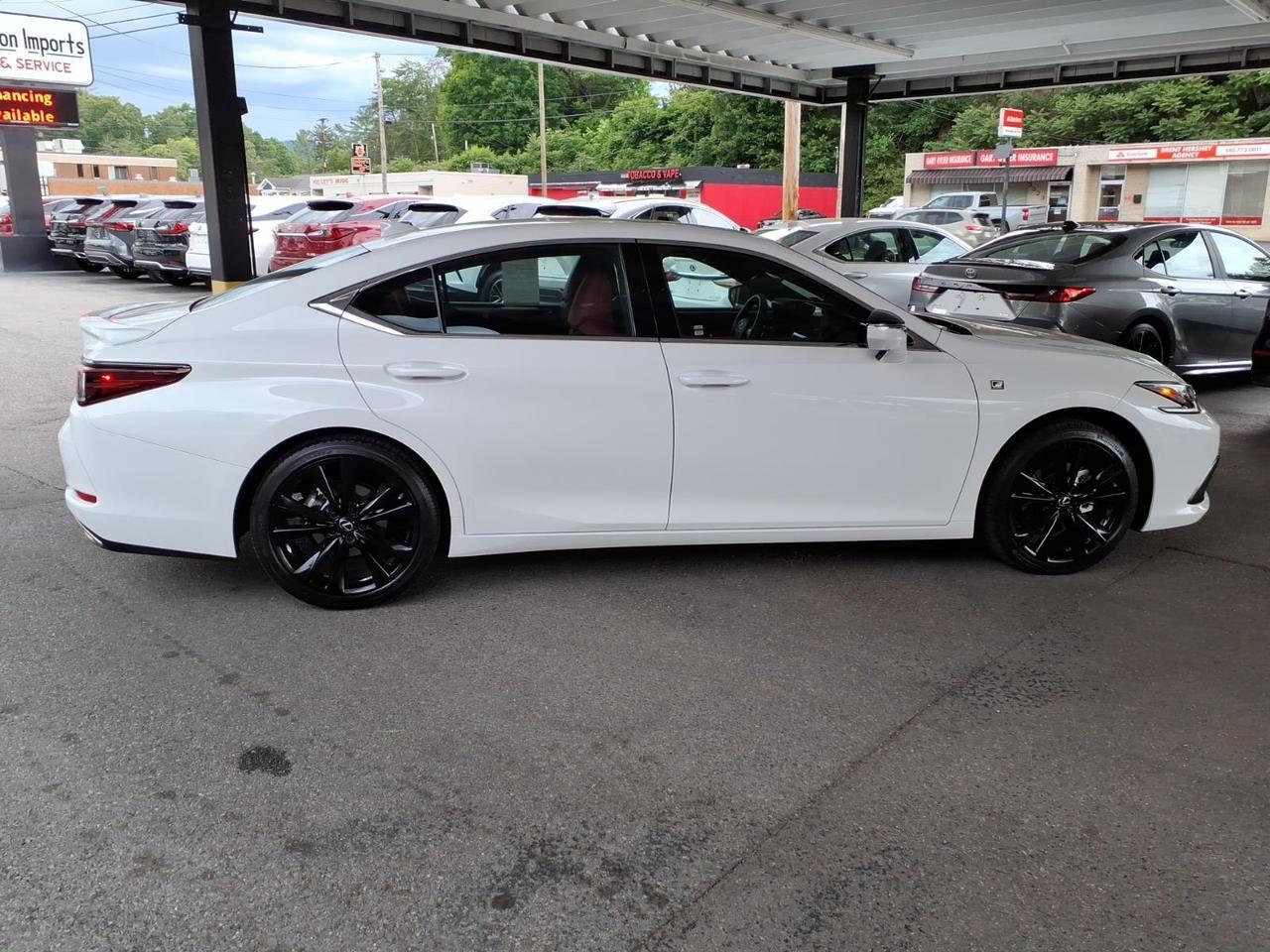 2024 Lexus ES 350 F SPORT Handling