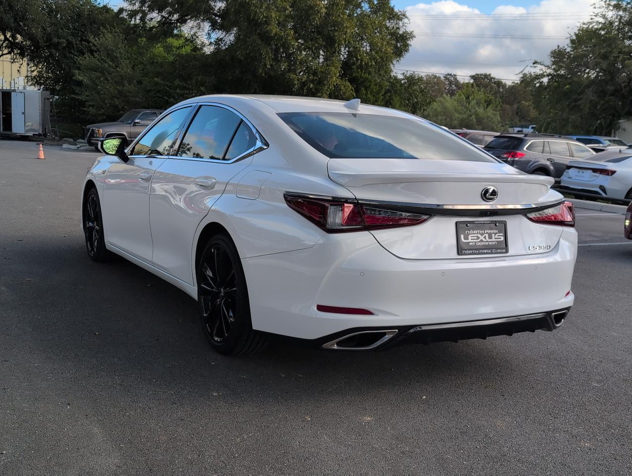 2024 Lexus ES 350 F SPORT Handling