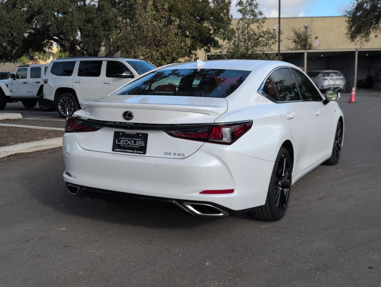 2024 Lexus ES 350 F SPORT Handling