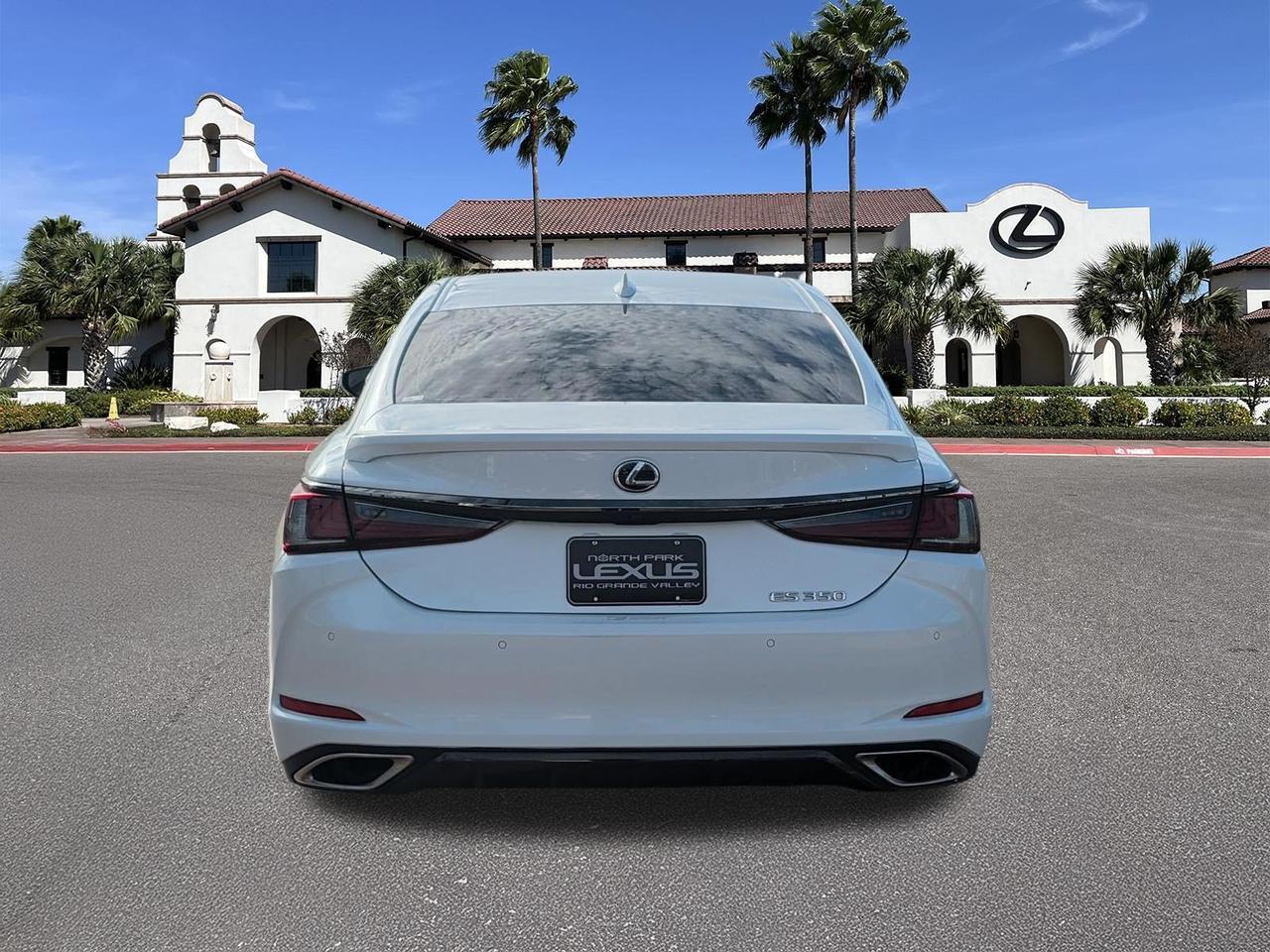 2024 Lexus ES 350 F SPORT Handling
