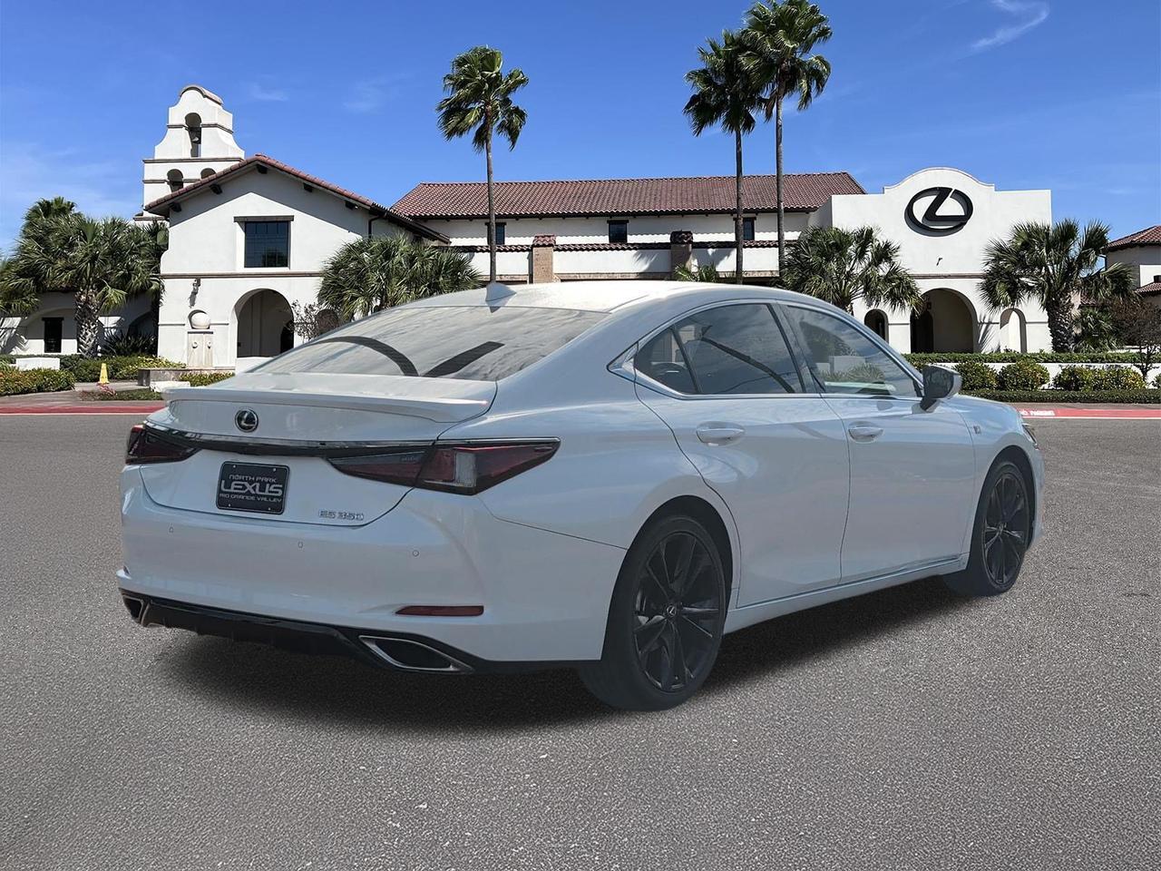2024 Lexus ES 350 F SPORT Handling