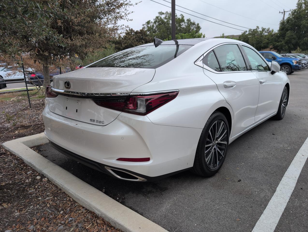2024 Lexus ES 350