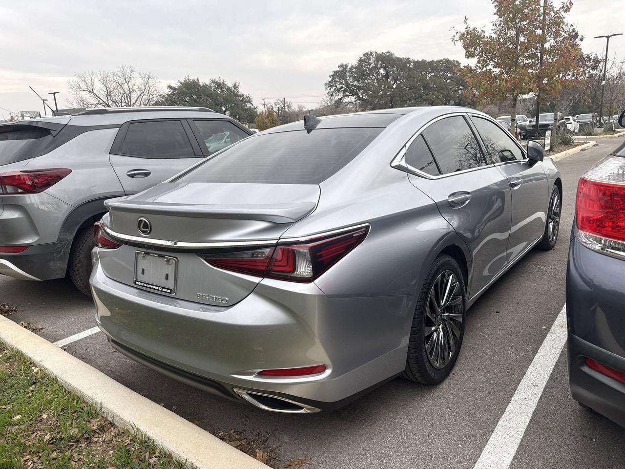 2024 Lexus ES 350 Ultra Luxury