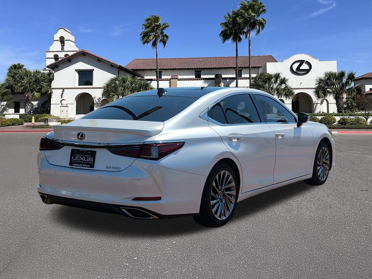 2024 Lexus ES 350 Ultra Luxury