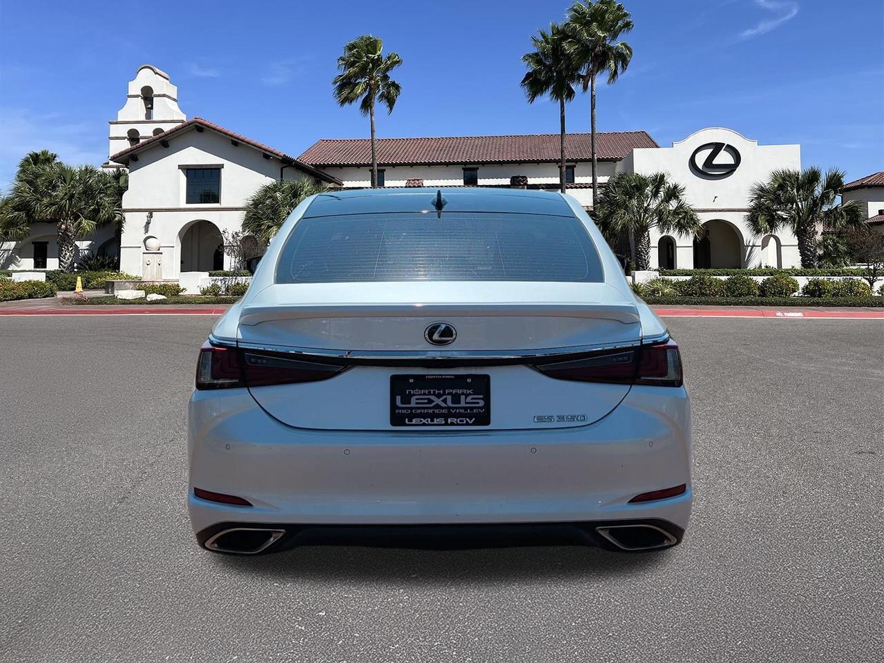 2024 Lexus ES 350 Ultra Luxury