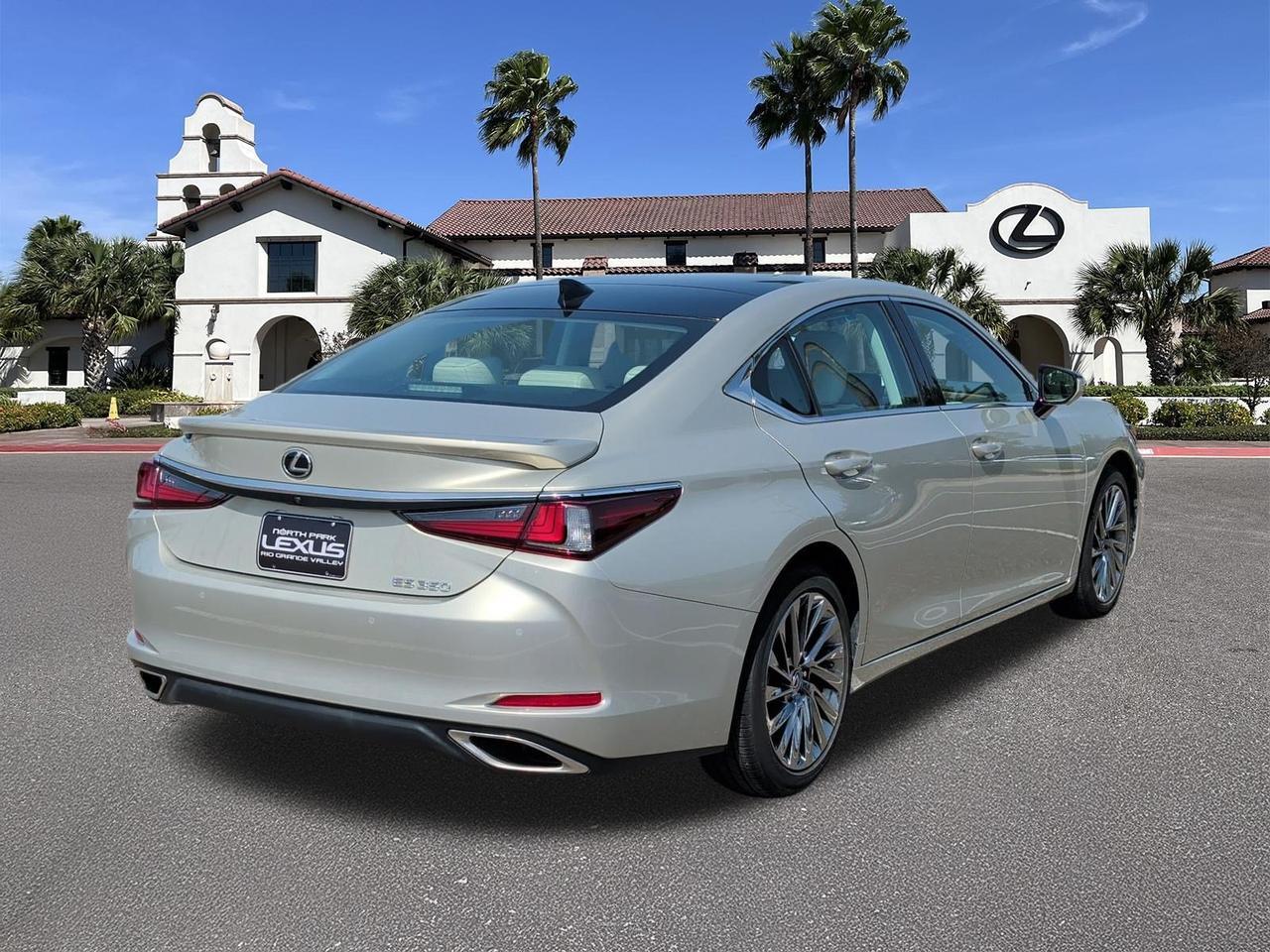 2024 Lexus ES 350 Ultra Luxury
