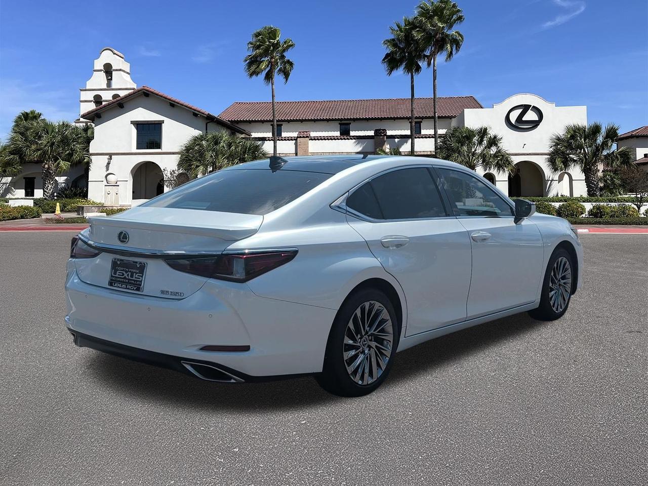 2024 Lexus ES 350 Ultra Luxury