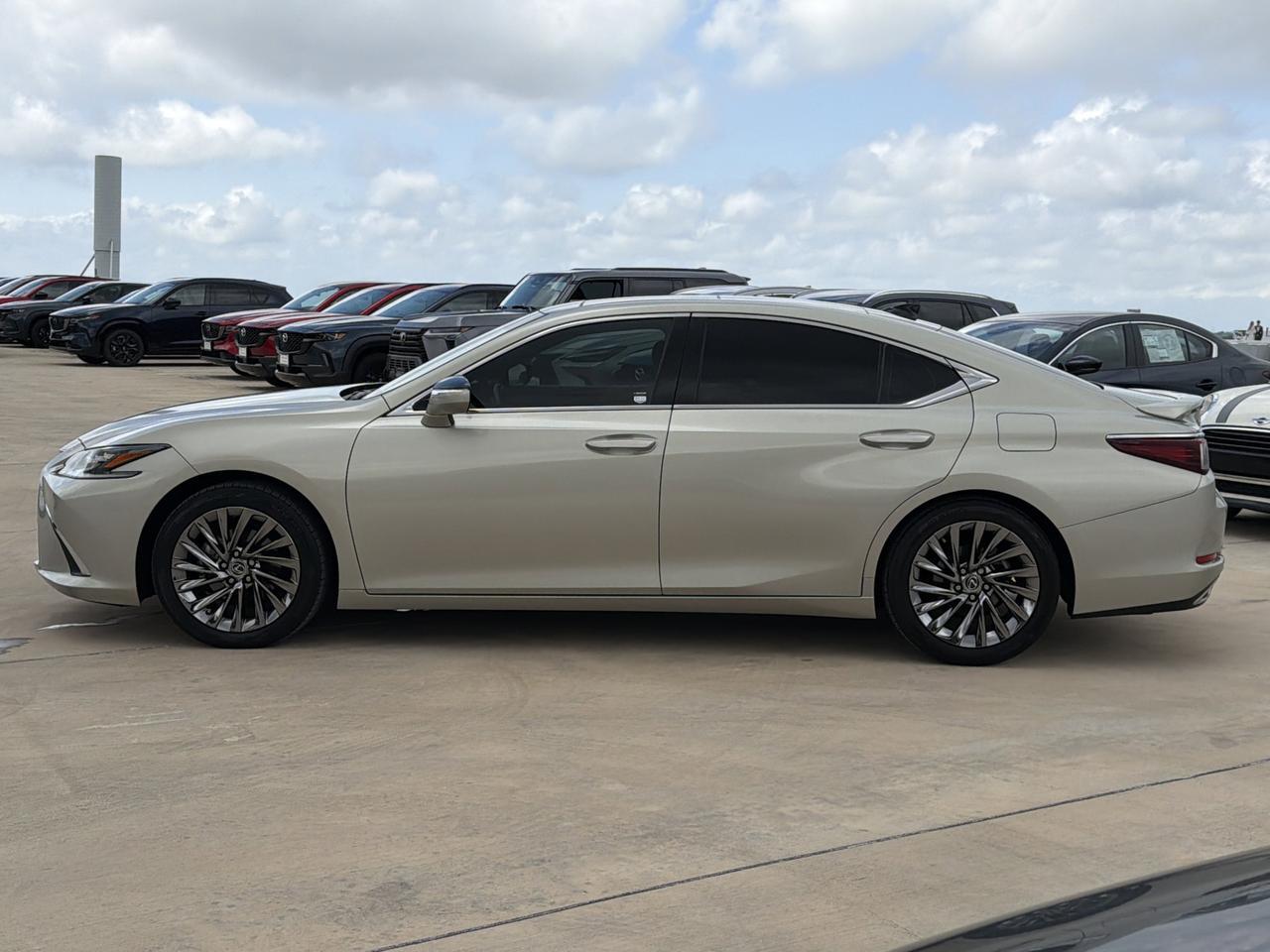 2024 Lexus ES