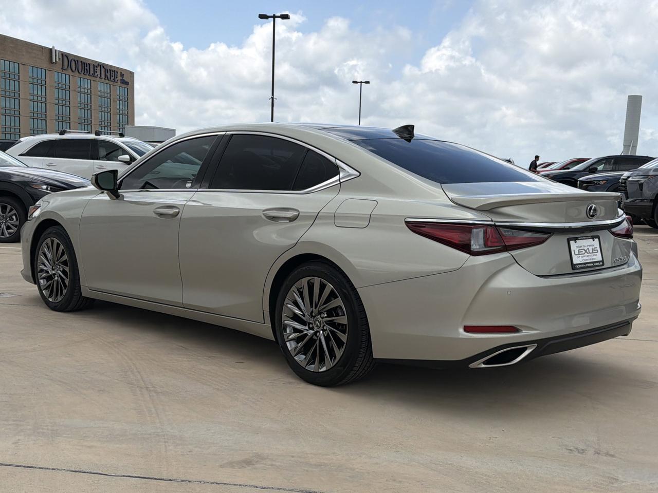 2024 Lexus ES 350 Ultra Luxury