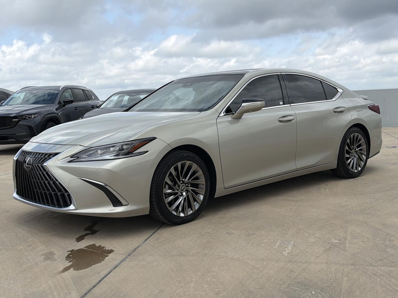 2024 Lexus ES 350 Ultra Luxury