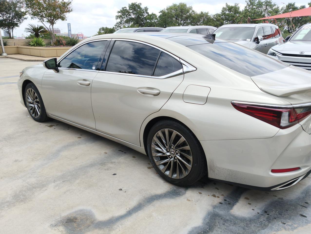 2024 Lexus ES 350 Ultra Luxury