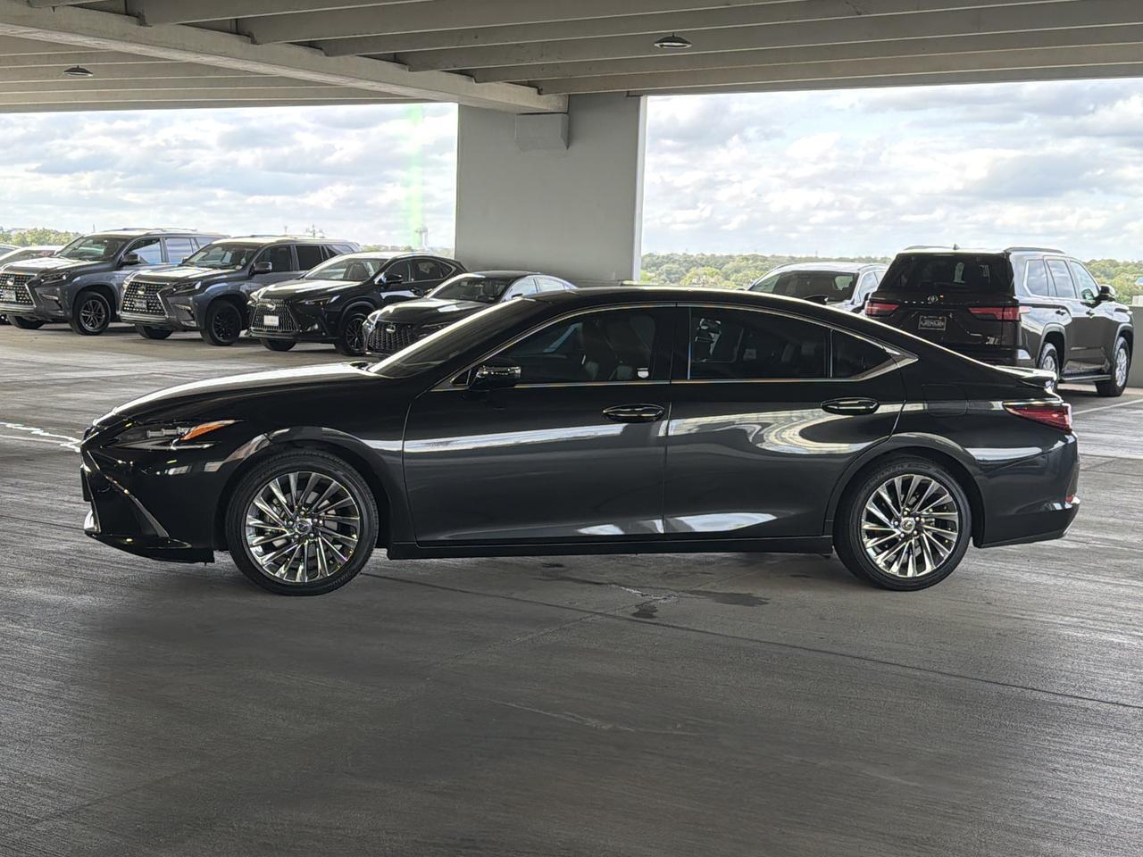 2024 Lexus ES 350 Ultra Luxury