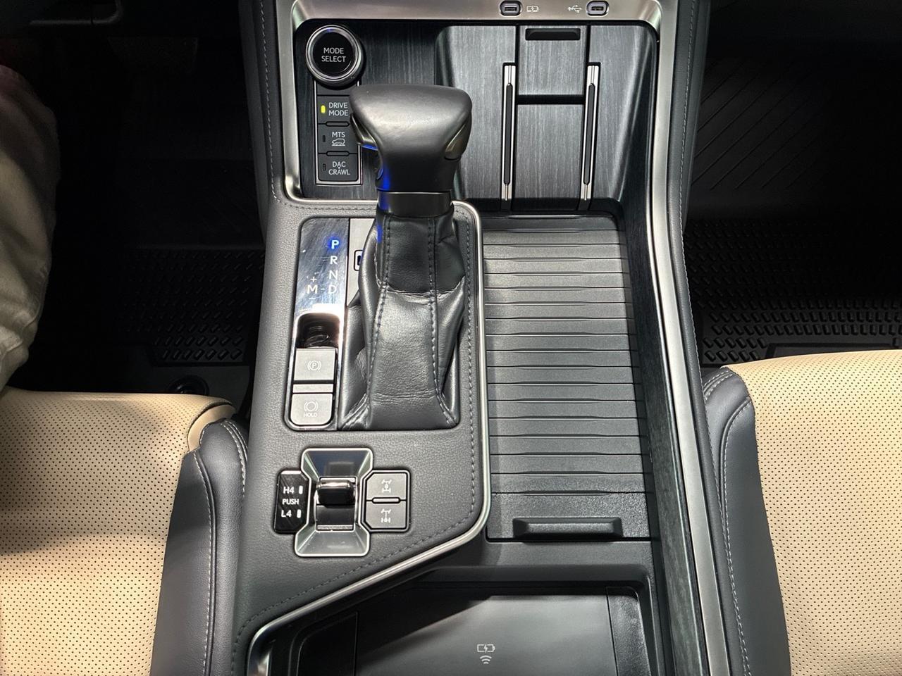 2024 Lexus GX550 Overtrail+, ML Sound, HUD, Traffic Jam Assist, Cool Box, Rock Rails Houston TX