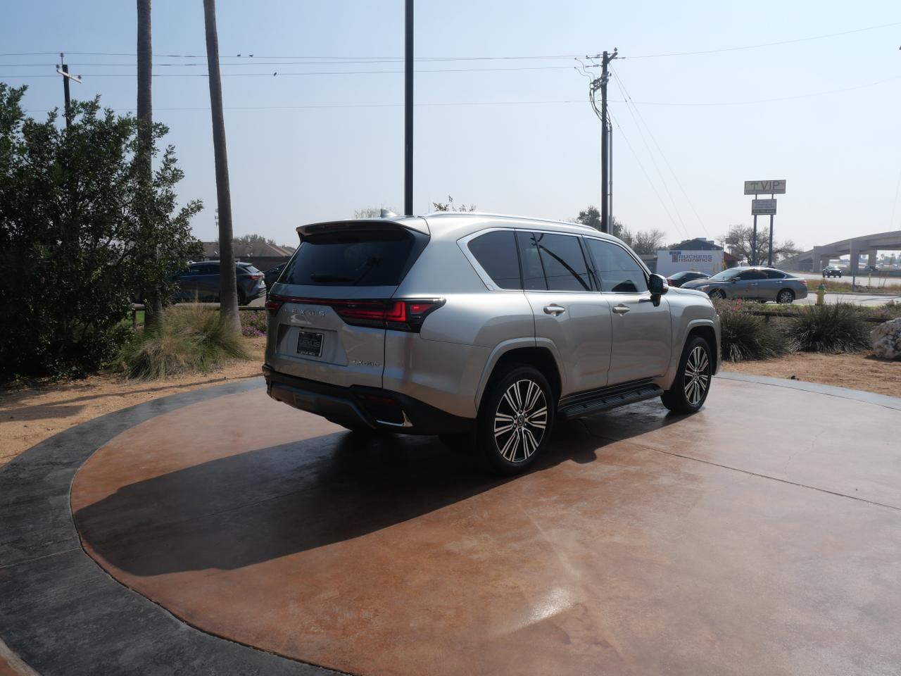 2024 Lexus LX 600 Luxury