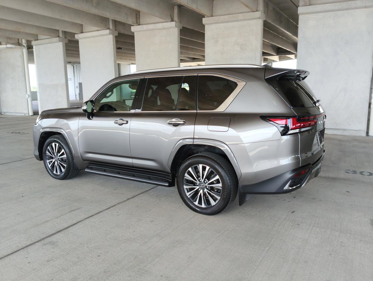 2024 Lexus LX 600 Premium
