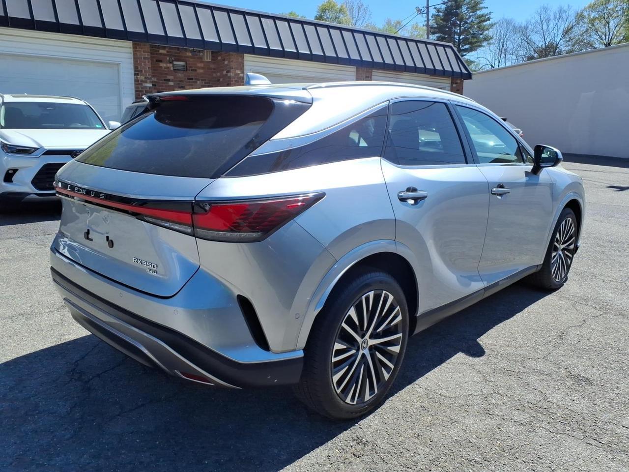 2024 Lexus RX 350 .