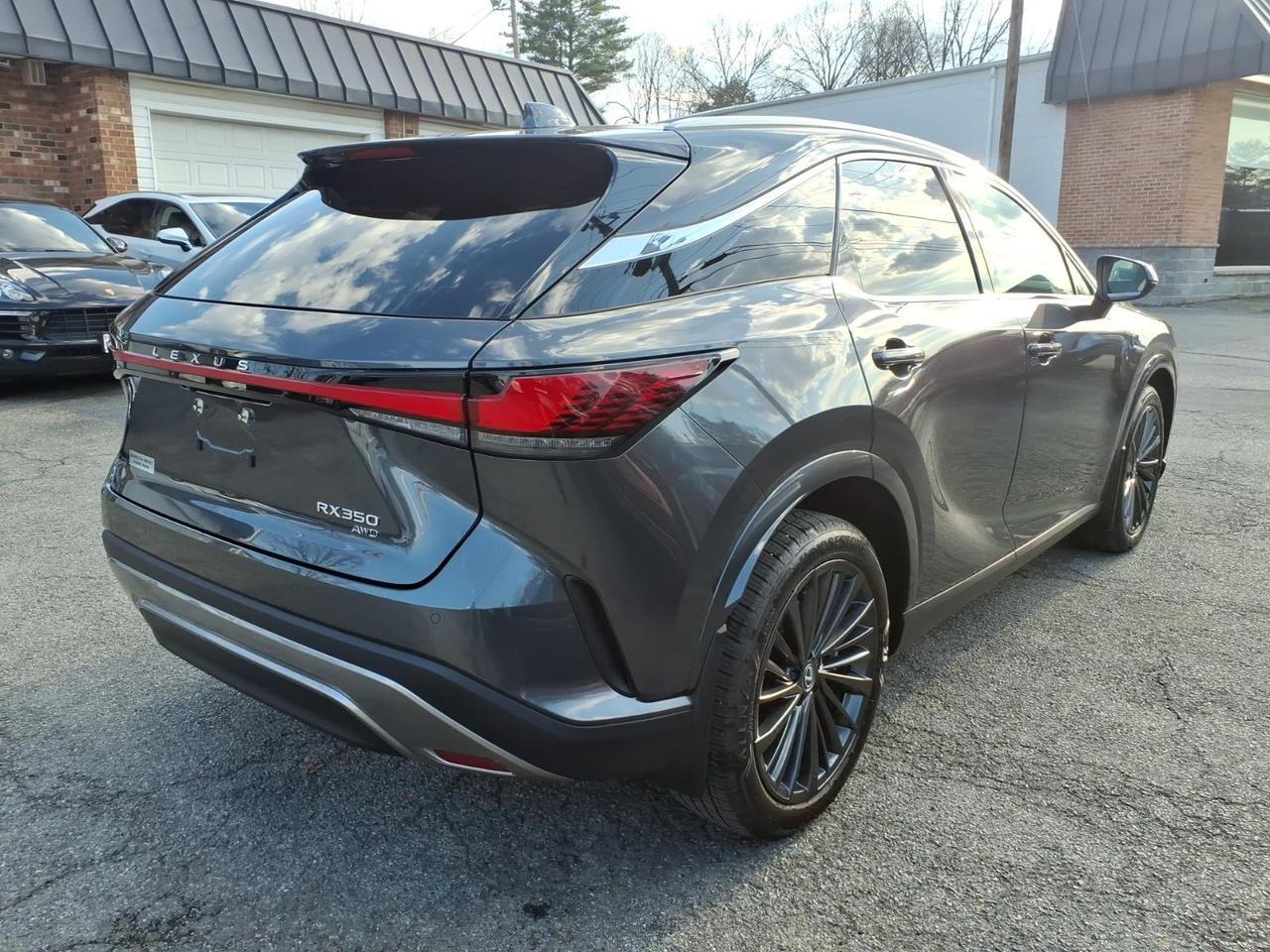 2024 Lexus RX 350 .