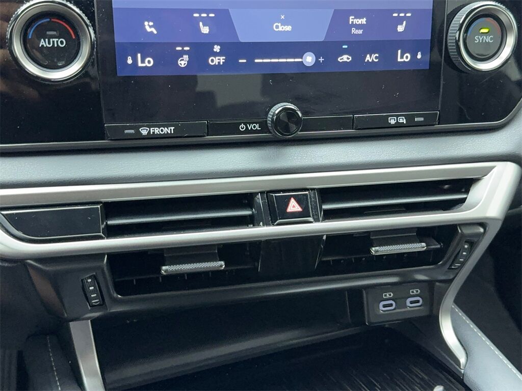 2024 Lexus RX 350 NAV,CAM,SUNROOF,CLMT STS,BLIND SPOT,19&quot; WLS Plano TX