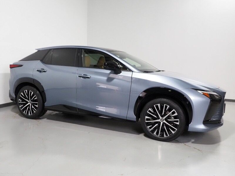 2024 Lexus RZ 300e Premium *HEADS-UP DISPLAY, NAVIGATION, ADAPTIVE CRUISE, SAFETY ALERTS, 360 VIEW CAMERAS, 14 INCH DISPLAY, PANORAMA GLASS ROOF, CLIMATE SEATS, HEATED STEERING, POWER LIFTGATE, PARK ASSIST, WIRELESS CHARGING, ANDROID & APPLE