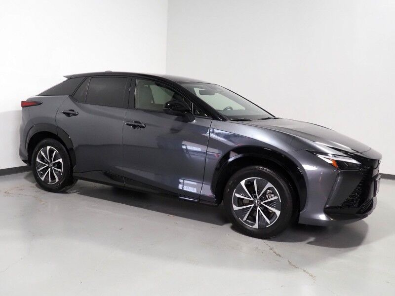 2024 Lexus RZ 300e Premium *NAVIGATION, ADAPTIVE CRUISE, SAFETY ALERTS, 360 VIEW CAMERAS, 14 INCH DISPLAY, PANORAMA GLASS ROOF, CLIMATE SEATS, HEATED STEERING, POWER LIFTGATE, WIRELESS CHARGING, ANDROID & APPLE
