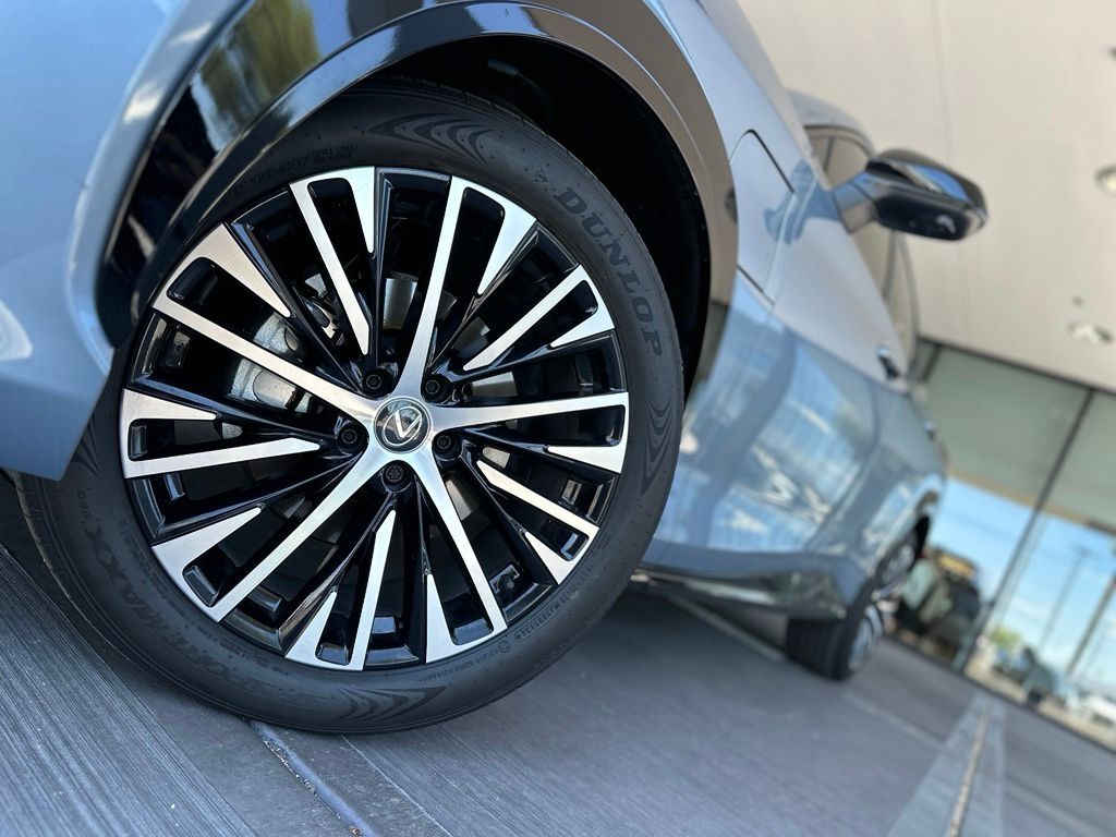 2024 Lexus RZ 300e Premium