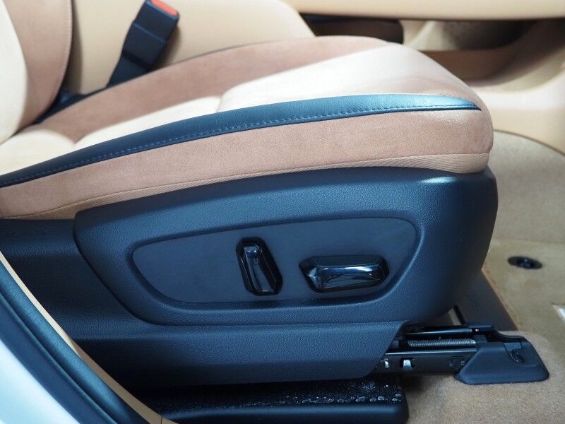 2024 Lexus RZ 450e Luxury AWD *HEADS-UP DISPLAY, NAVIGATION, ADAPTIVE CRUISE, SAFETY ALERTS, 360 VIEW CAMERAS, 14 INCH DISPLAY, DYNAMIC SKY PANO ROOF, ULTRASUEDE, CLIMATE SEATS, INTUITIVE PARK ASSIST, MARK LEVINSON, WIRELESS CHARGING Round Rock TX