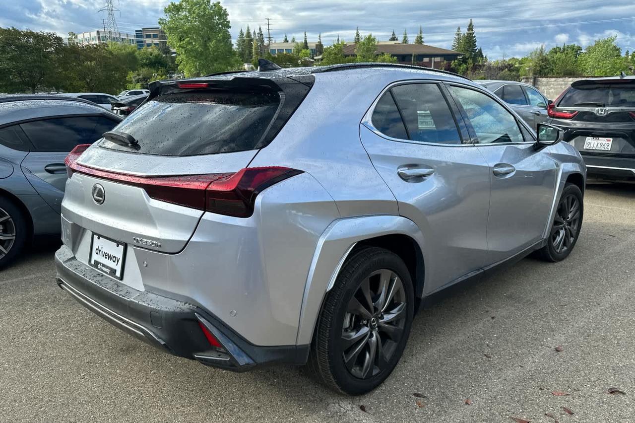 2024 Lexus UX 250h F SPORT Design