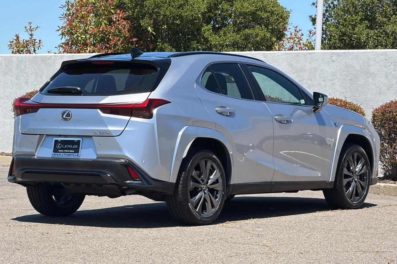2024 Lexus UX 250h F SPORT Design