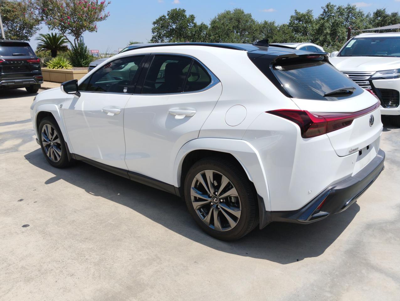 2024 Lexus UX 250h F SPORT Handling