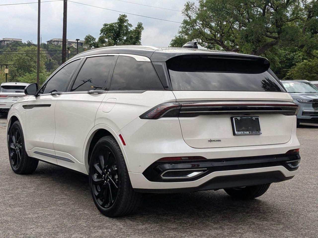 2024 Lincoln Nautilus Black Label