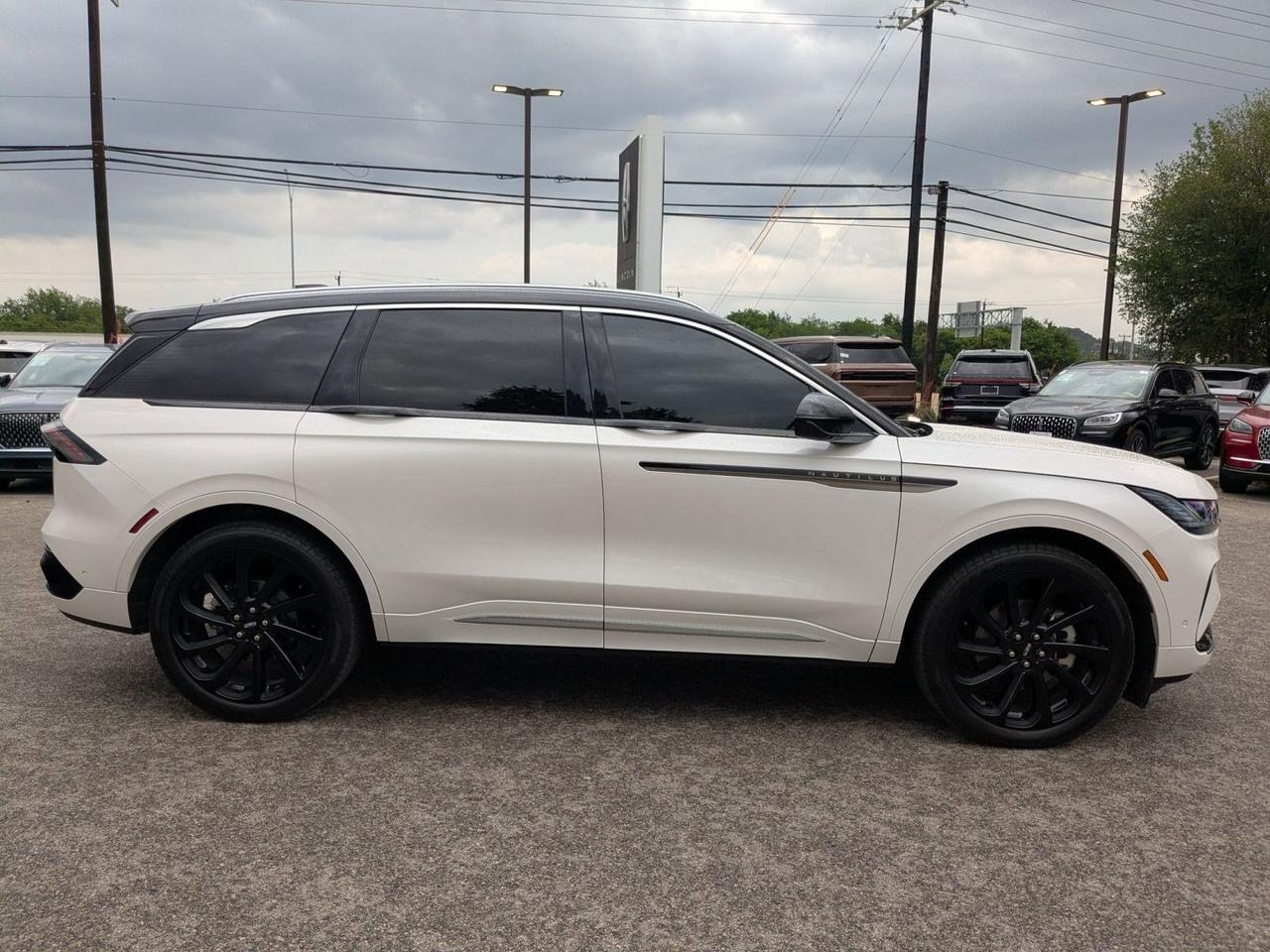 2024 Lincoln Nautilus Black Label