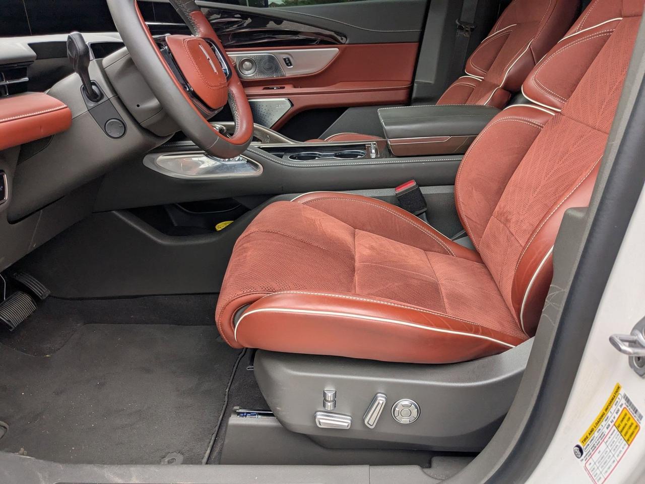 2024 Lincoln Nautilus Black Label