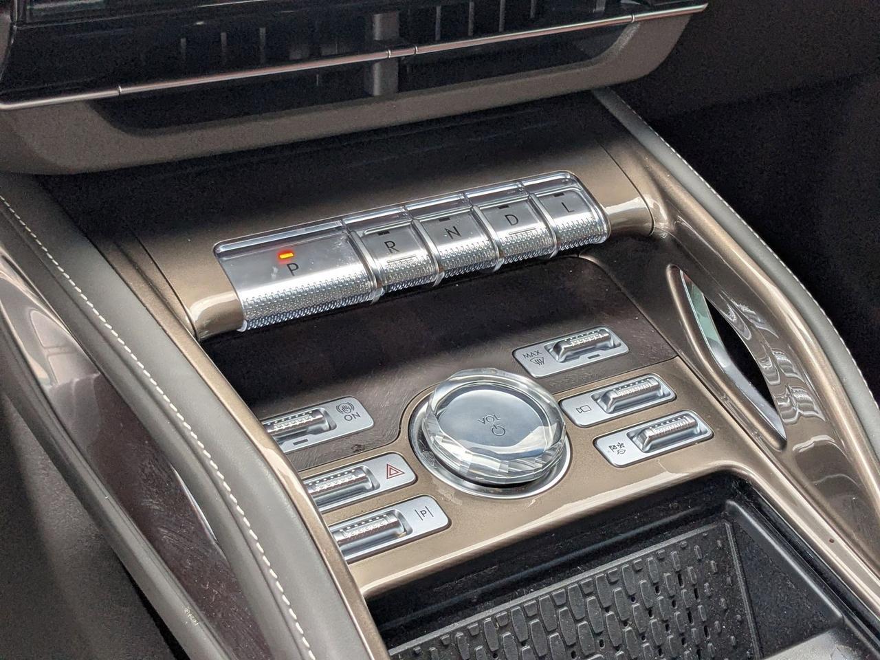 2024 Lincoln Nautilus Black Label