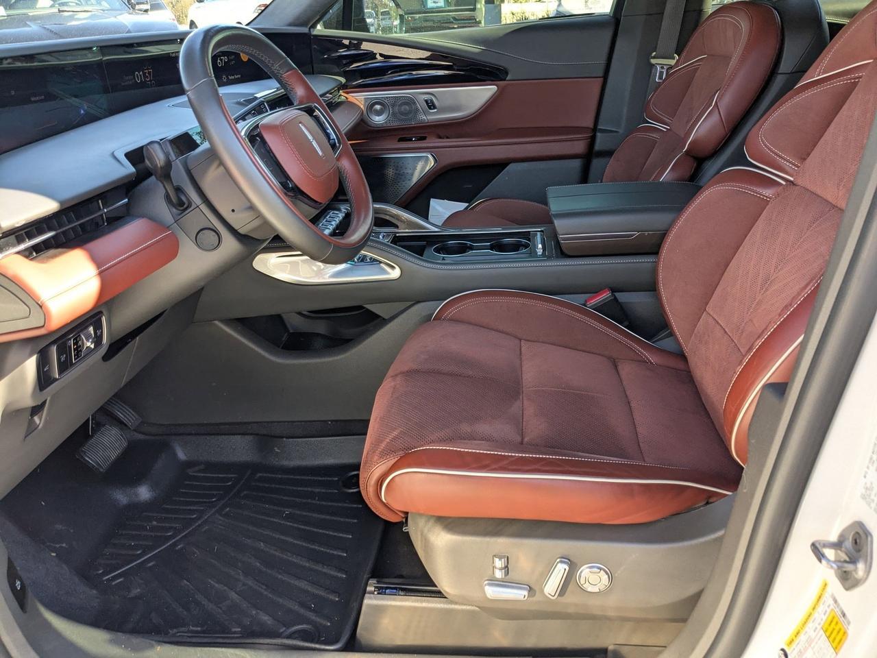 2024 Lincoln Nautilus Black Label