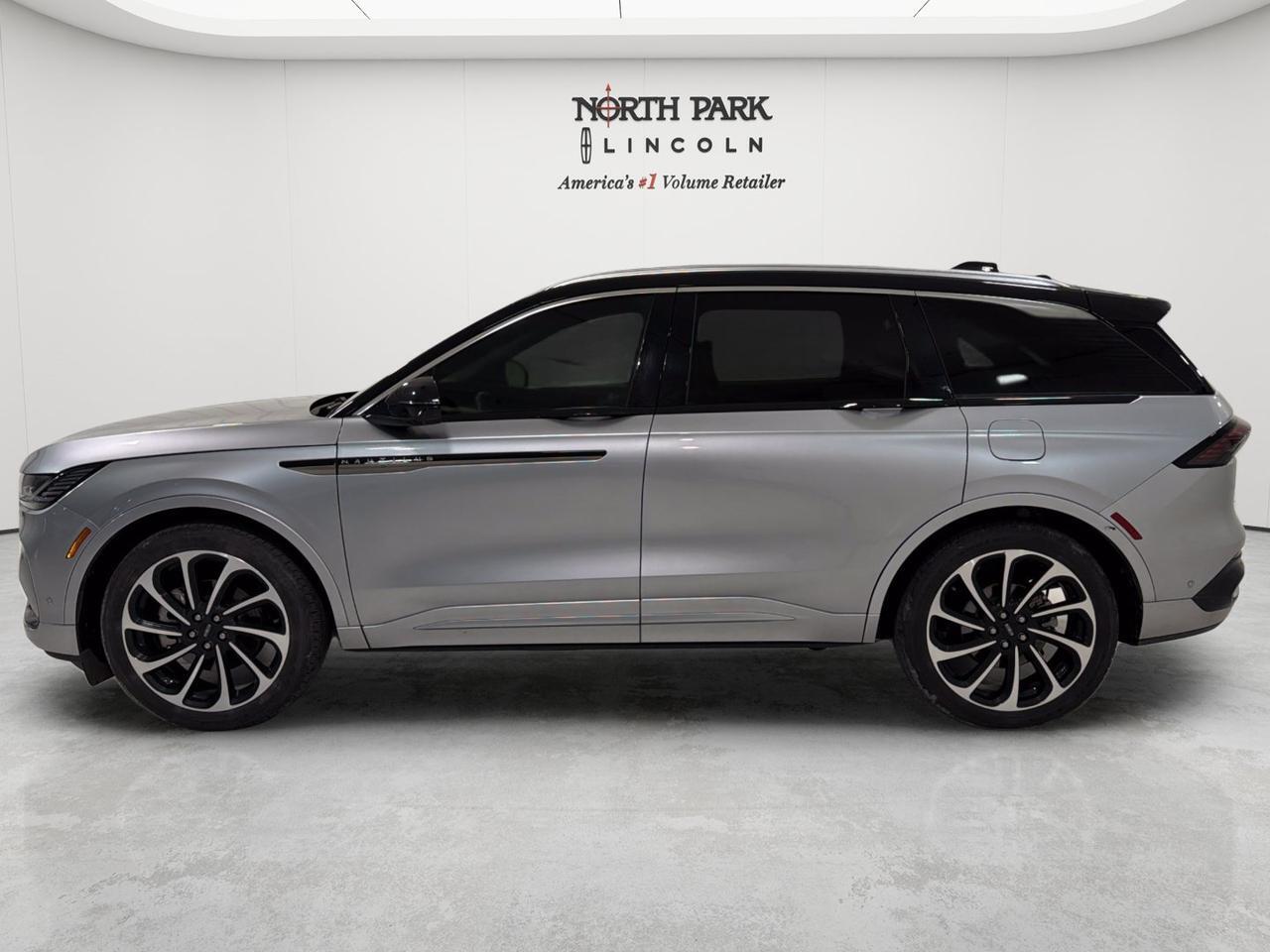 2024 Lincoln Nautilus Black Label