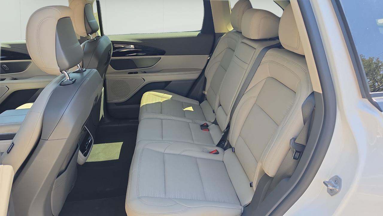 2024 Lincoln Nautilus Reserve