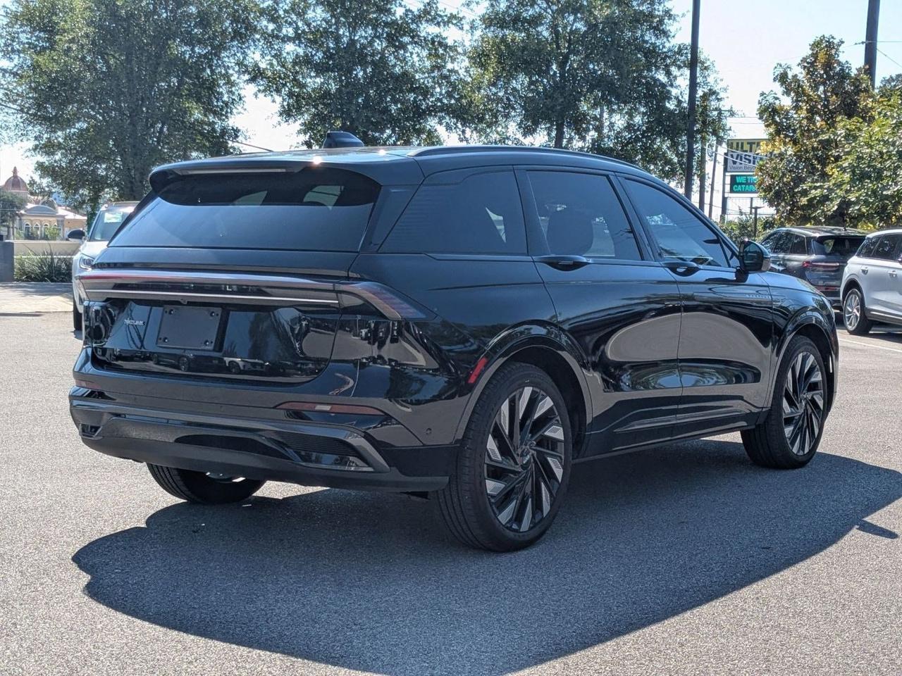 2024 Lincoln Nautilus Reserve