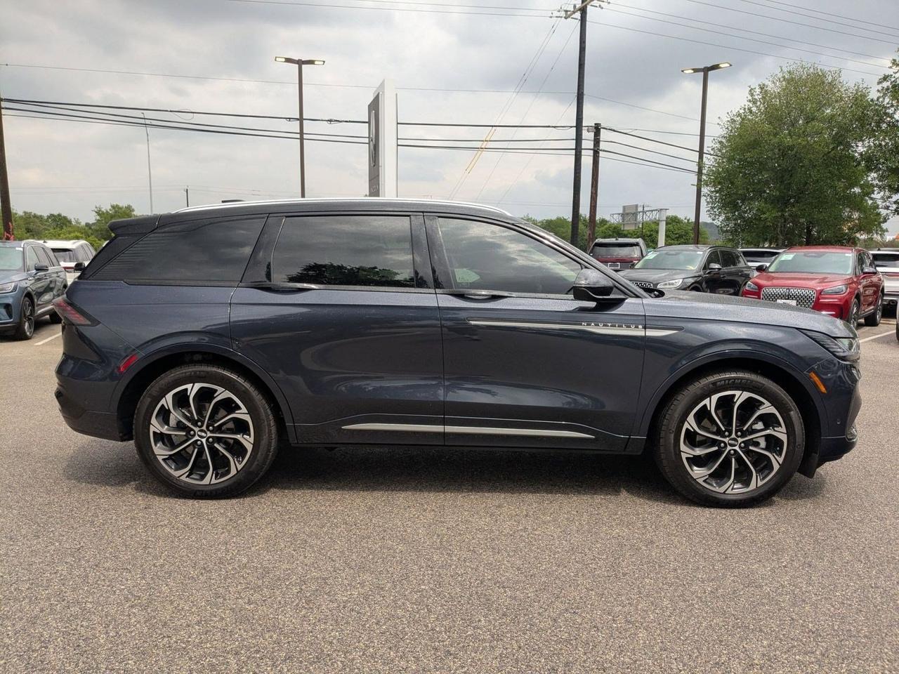 2024 Lincoln Nautilus Reserve