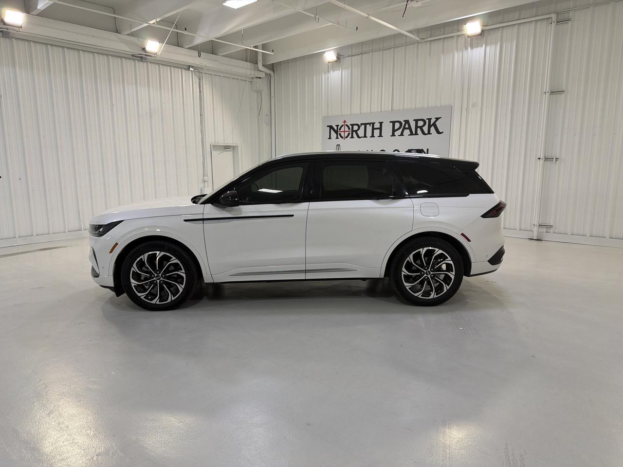 2024 Lincoln Nautilus Reserve