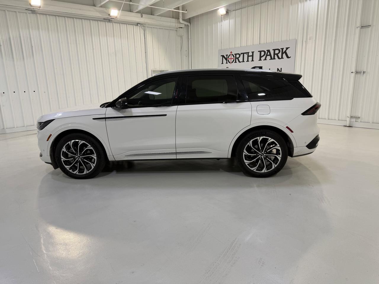 2024 Lincoln Nautilus Reserve