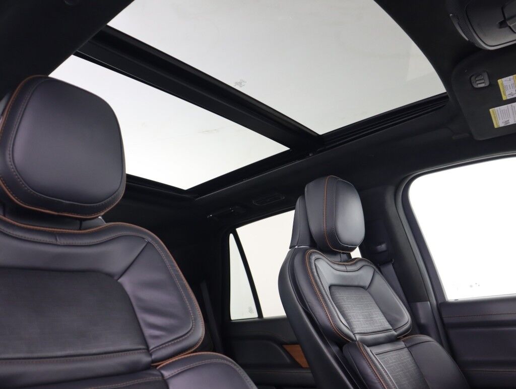 2024 Lincoln Navigator Black Label 4x4 w/2nd Row Massage Maumee OH