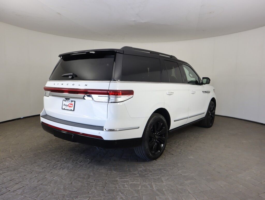 2024 Lincoln Navigator Black Label 4x4 w/2nd Row Massage Maumee OH
